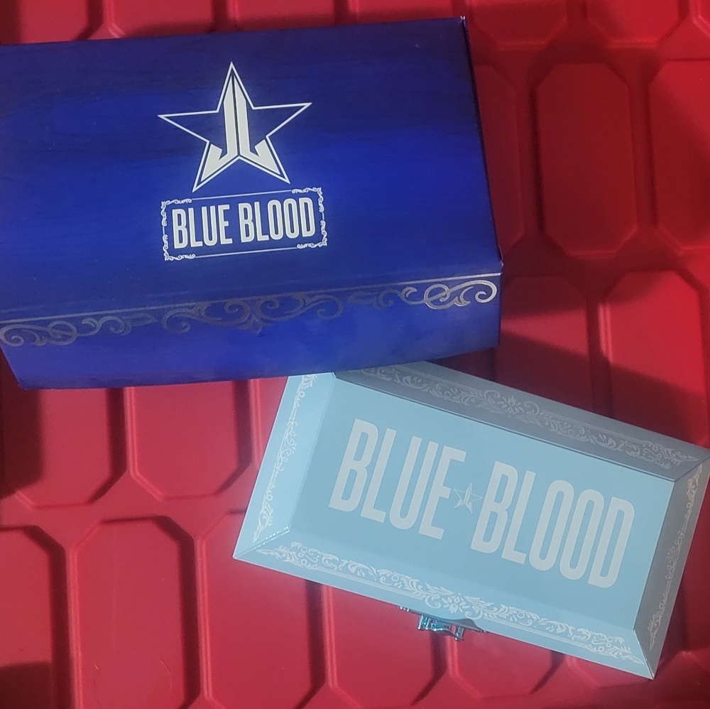 Jeffree Star Blue Blood Eyeshadow Palette